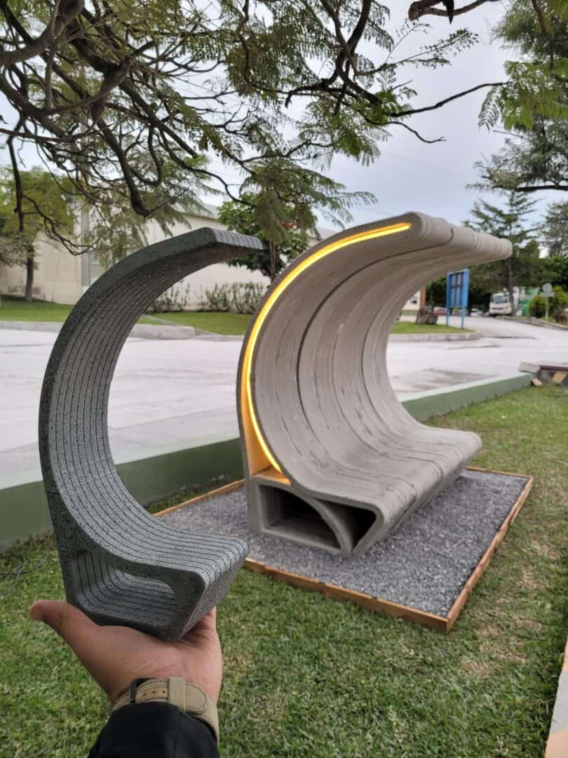 Comets Progresso 3D printed bench