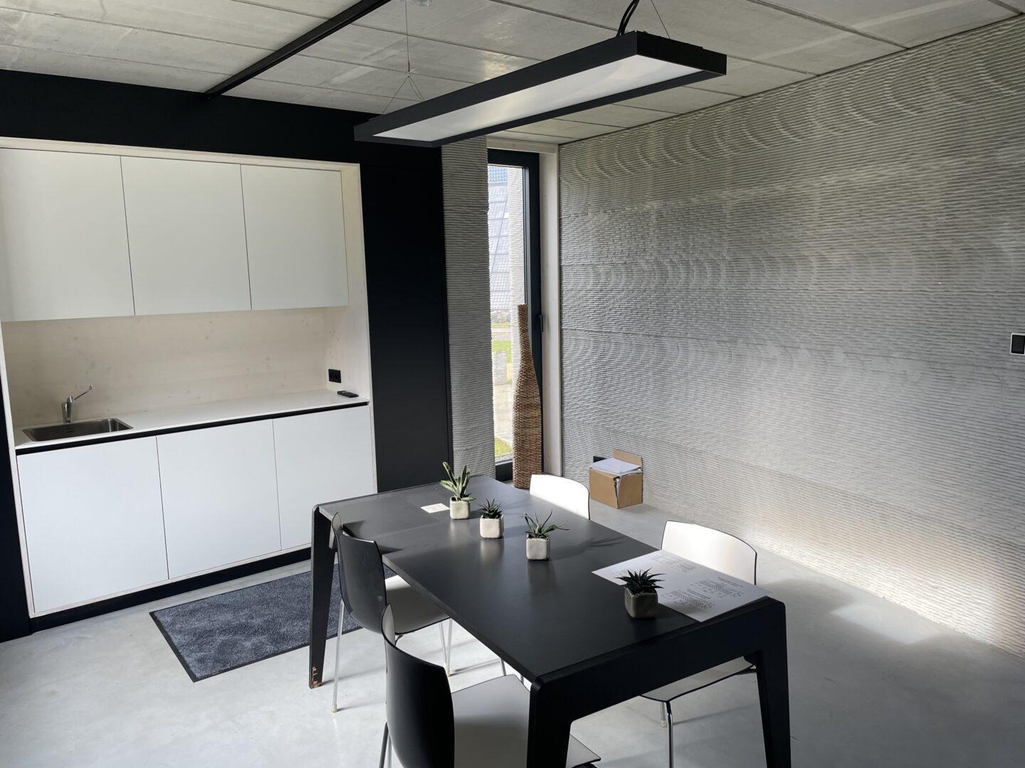 Kamp c interior