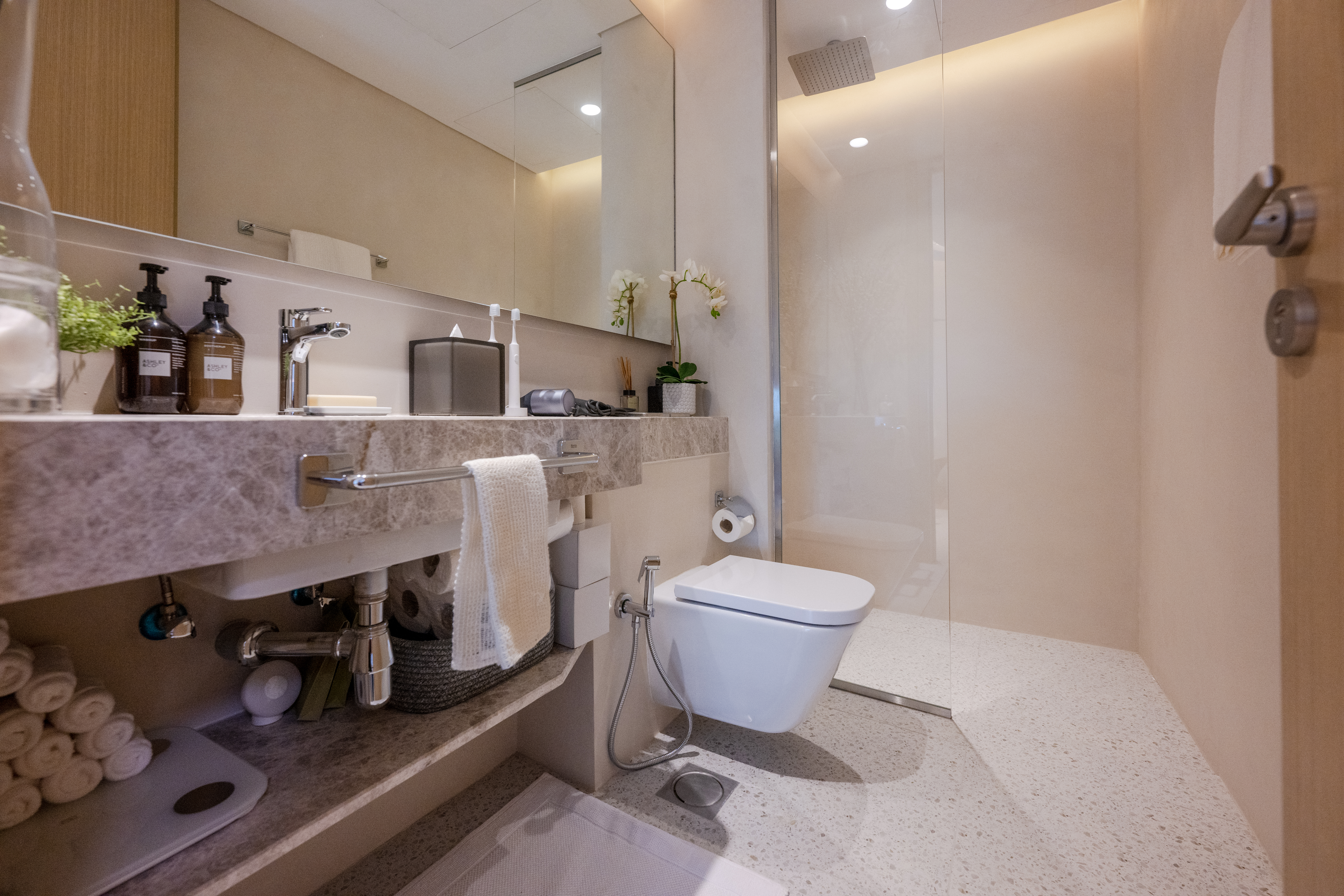 Emaar’s 3D printed villa contains many interesting design features, including the use of curved walls only possible with 3D construction printing
