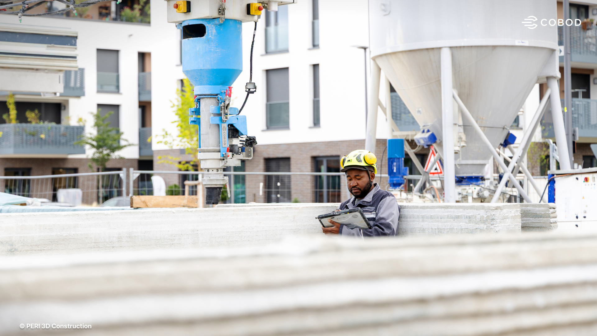 3D printed projects require a team of only 2-3 people and are monitored and controlled via an tablet or computer.